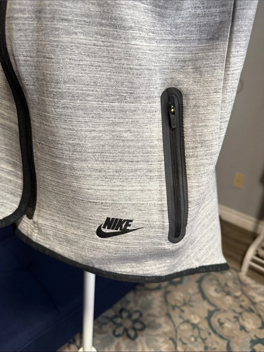 Nike Women's Light Gray Heathered Full-Zip Hooded Cape Hi-low Jacket size Medium